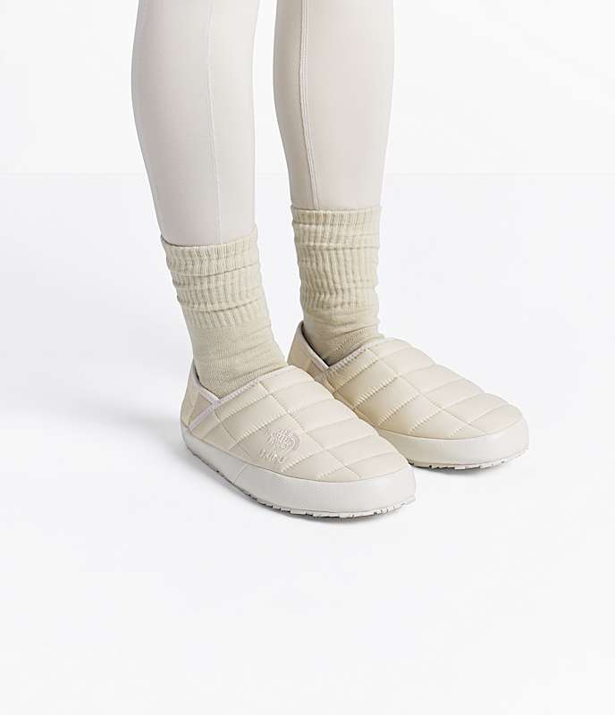 Mule Thermoball Traction V The North Face x SKIMS - 1