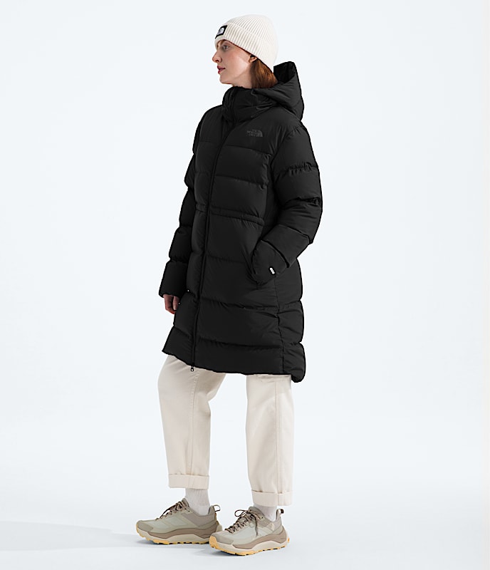Womens Explore Farther Parka TNF MODEL34