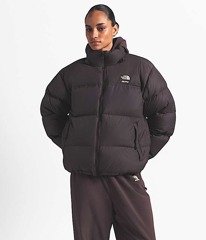 Manteau Nuptse 1996 The North Face x SKIMS TNF Phnix Sk HERO