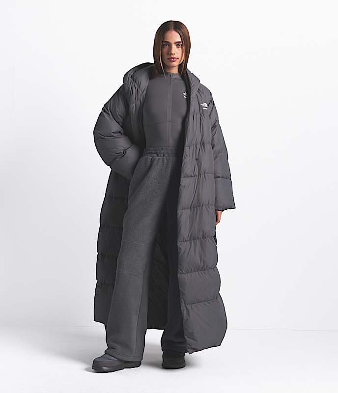 Parka enveloppant Nuptse pour femmes The North Face x SKIMS TNF Gris acier Sk HERO3