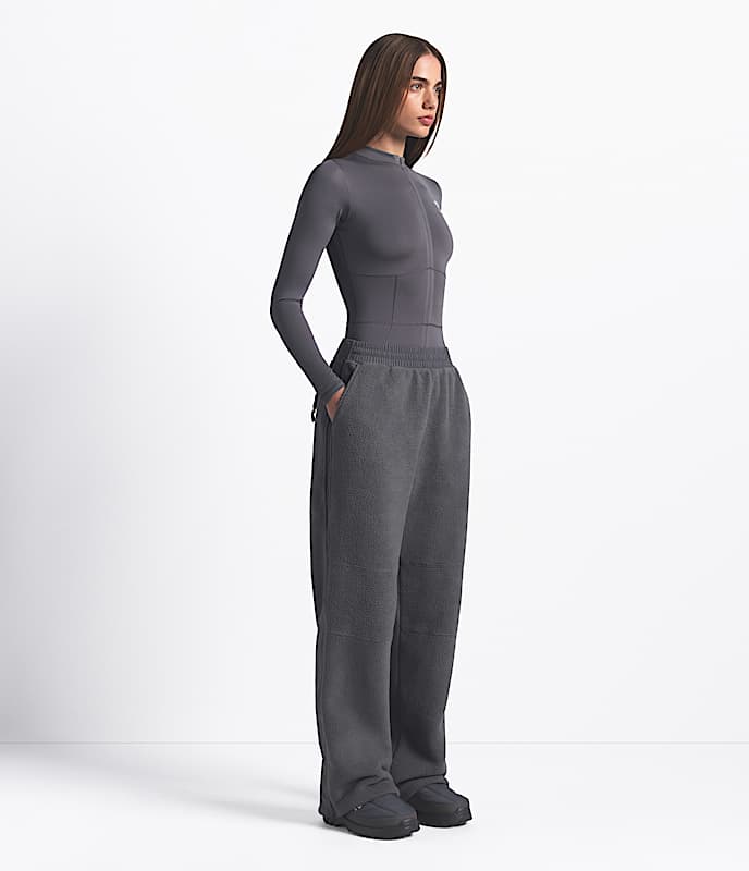 Pantalon  jambe droite en molleton Denali 1995 The North Face x SKIMS TNF Gris acier Sk MODEL34