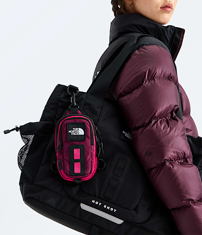 Hot Shot Crossbody TNF ALT1