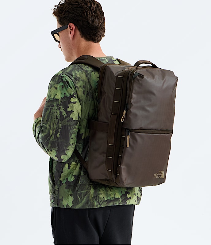 Base Camp Voyager Travel Pack TNF MODELBACK