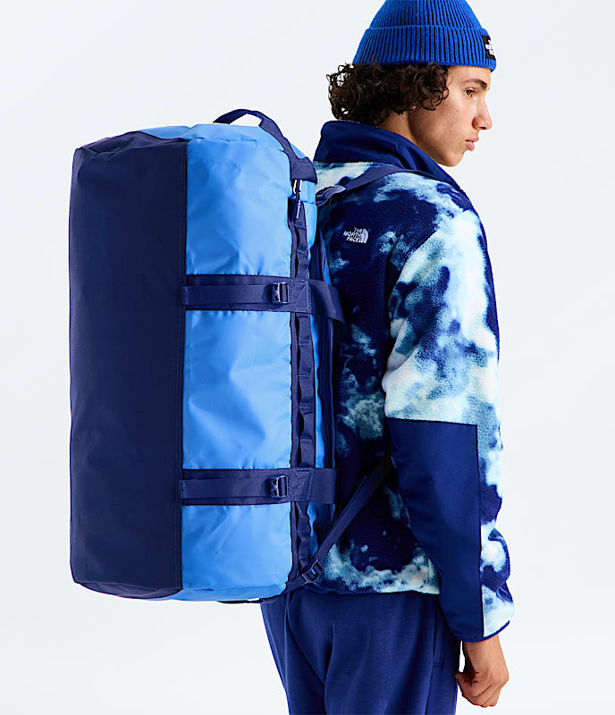 Base Camp DuffelM TNF MODELBACK