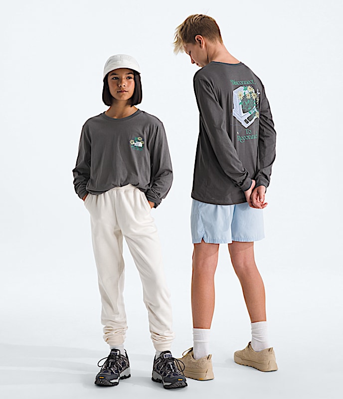 Boys  Girls Evolution Disconnect LongSleeve TeeGraphic TNF Anthracite Grey Main