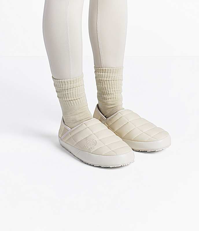 Mule Thermoball Traction V The North Face x SKIMS - 1