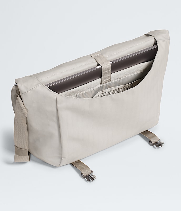 Base Camp Voyager Messenger Bag | The North Face