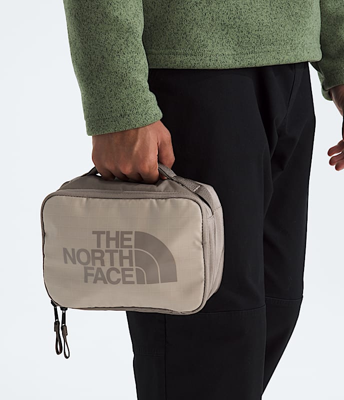 ★THE NORTH FACE★23-24AW BASE CAMP VOYAGER DOPP KIT_NN2PP78 Base Camp Voyager Toiletry Kit | The North Face