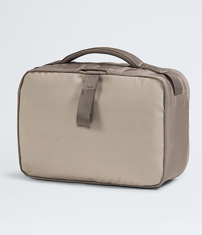 ★THE NORTH FACE★24SS★BASE CAMP VOYAGER DOPP KIT_NN2PQ35 Base Camp Voyager Toiletry Kit | The North Face